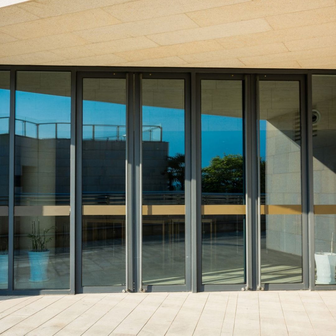 Aluminium slide and swing door